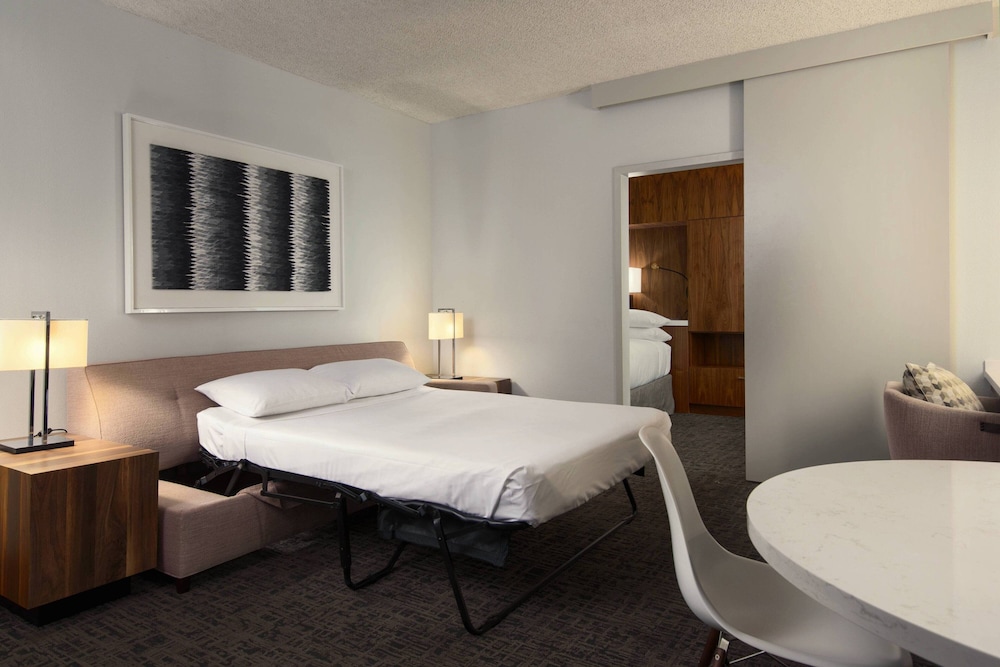 Renaissance Palm Springs 14/78