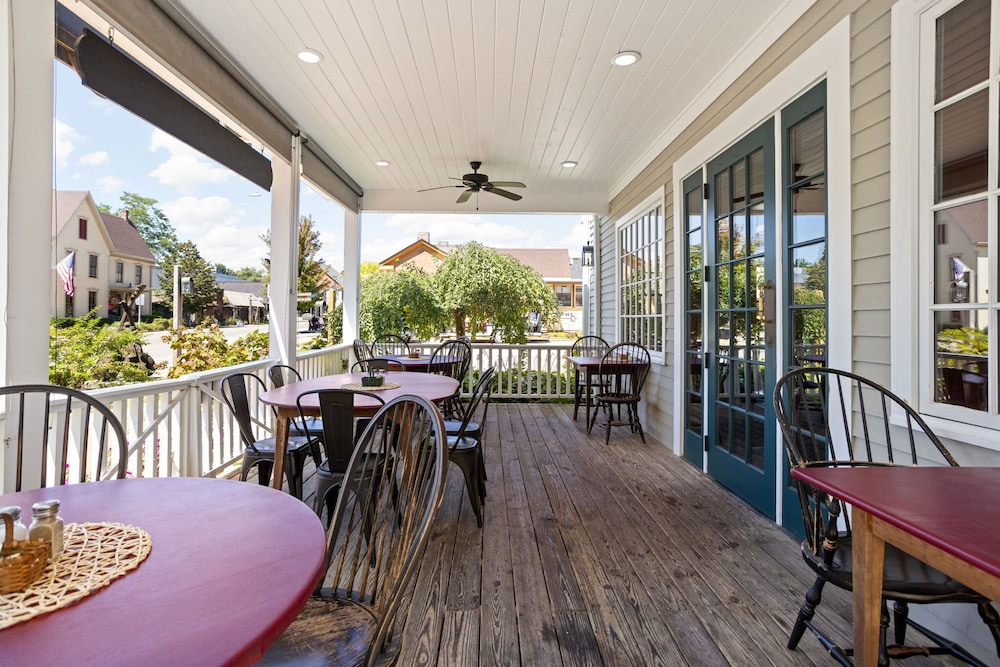 Artists Colony Inn Restaurant 37/50