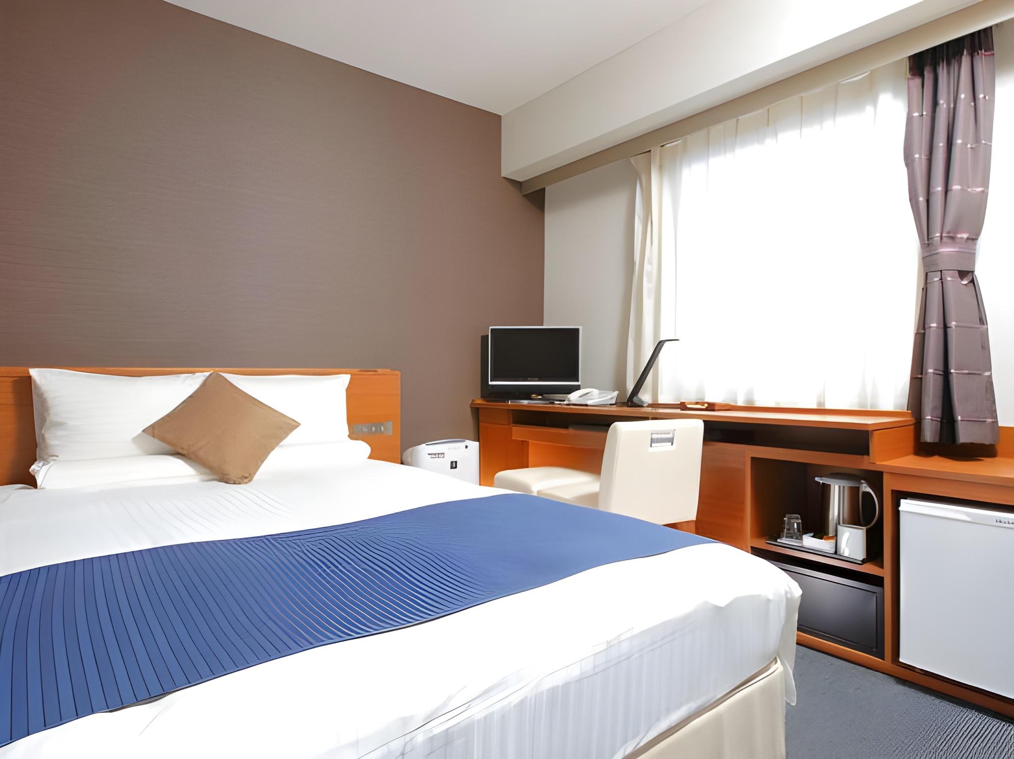 Semi Room, Semi Double Bed