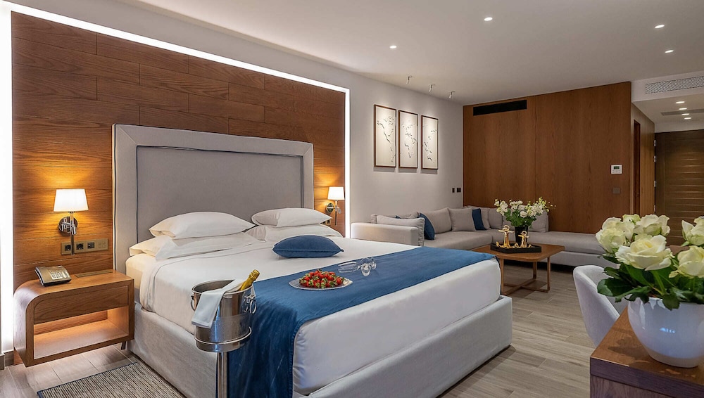Honeymoon, Suite, King Bed, Sauna, Private Pool