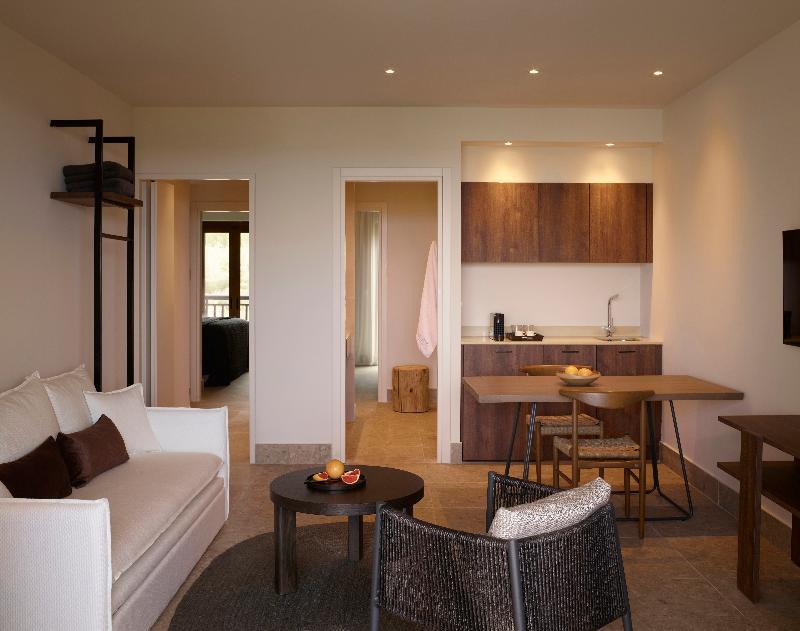 Deluxe, Suite, Side Sea View