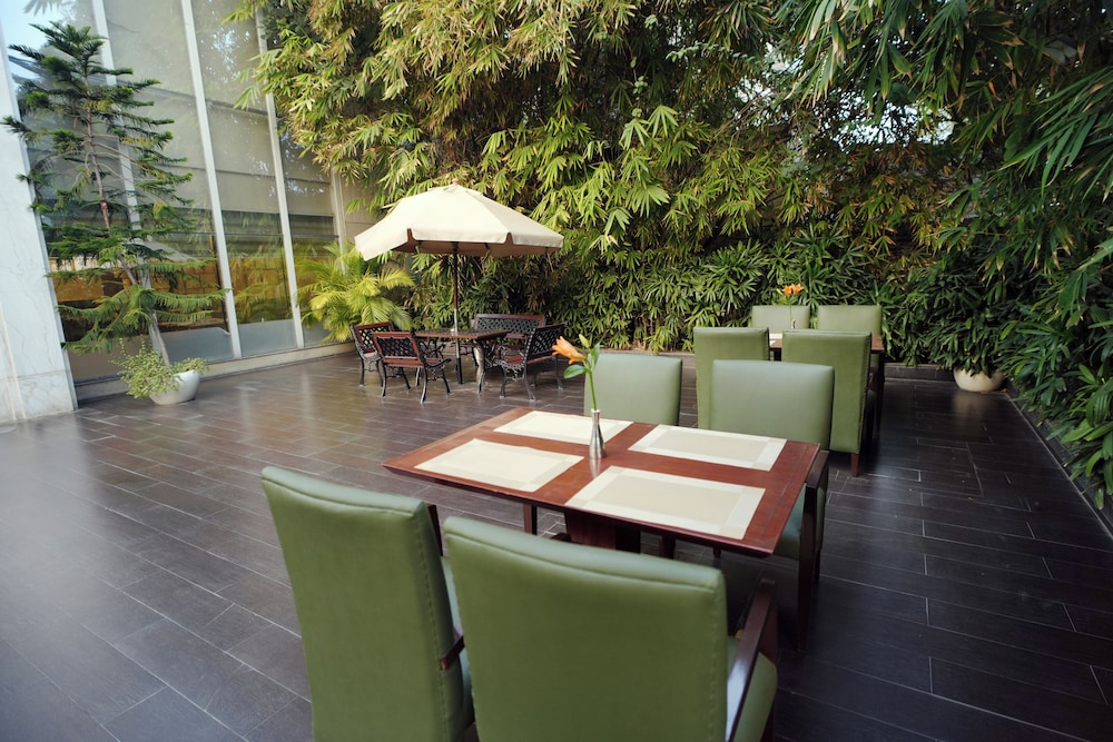 The Muse Sarovar Portico, Nehru Place 21/42