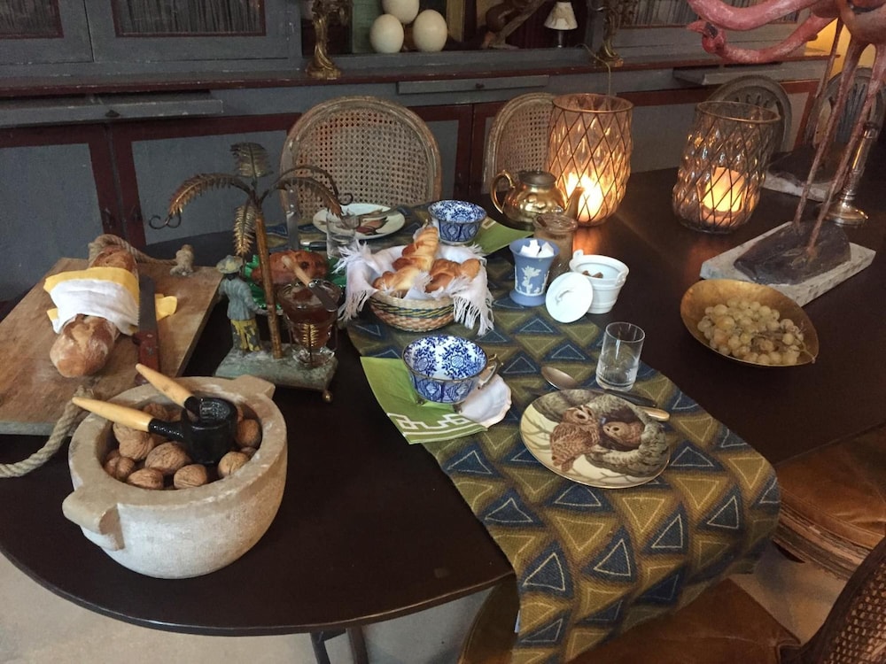La Maison Rousseau 24/28