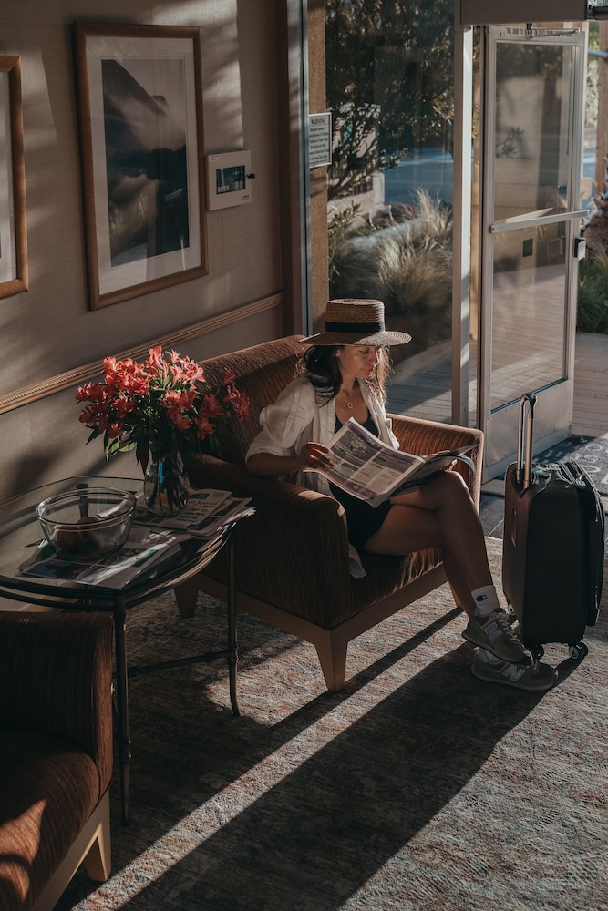 Marin Suites Hotel 52/81