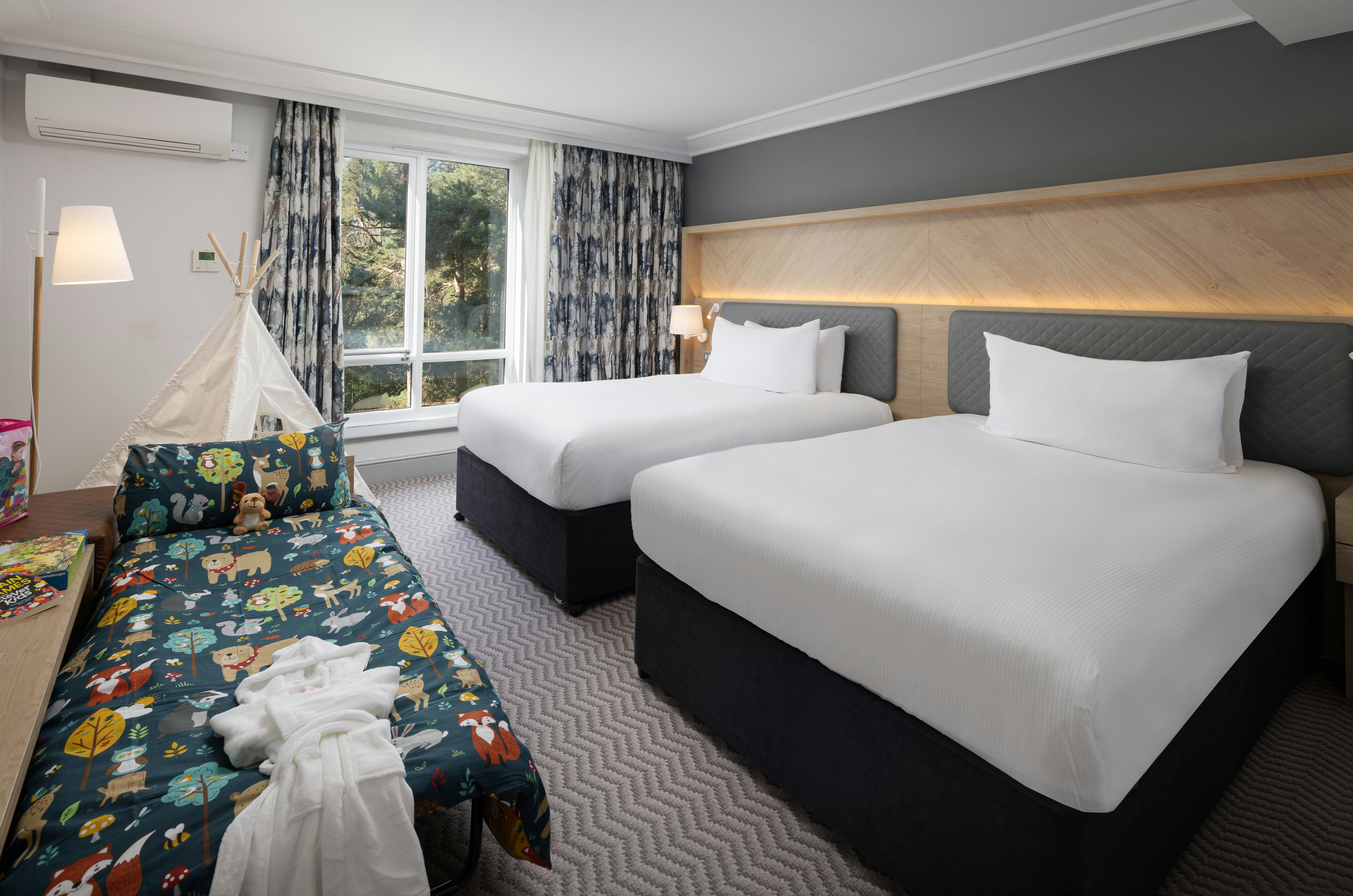 Hilton Cobham 8/50