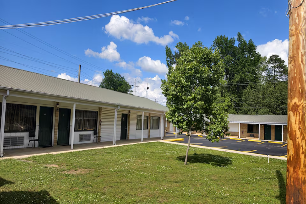 Liberty Inn Scottsboro Near Lake Guntersville 17/19