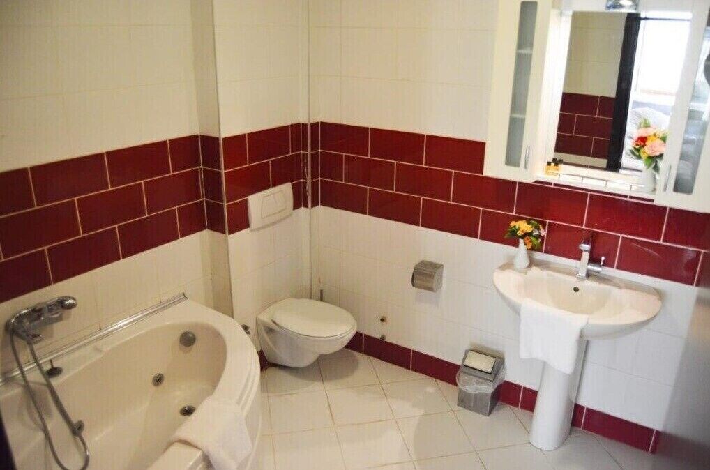 COMFORT, STUDIO, SUITE