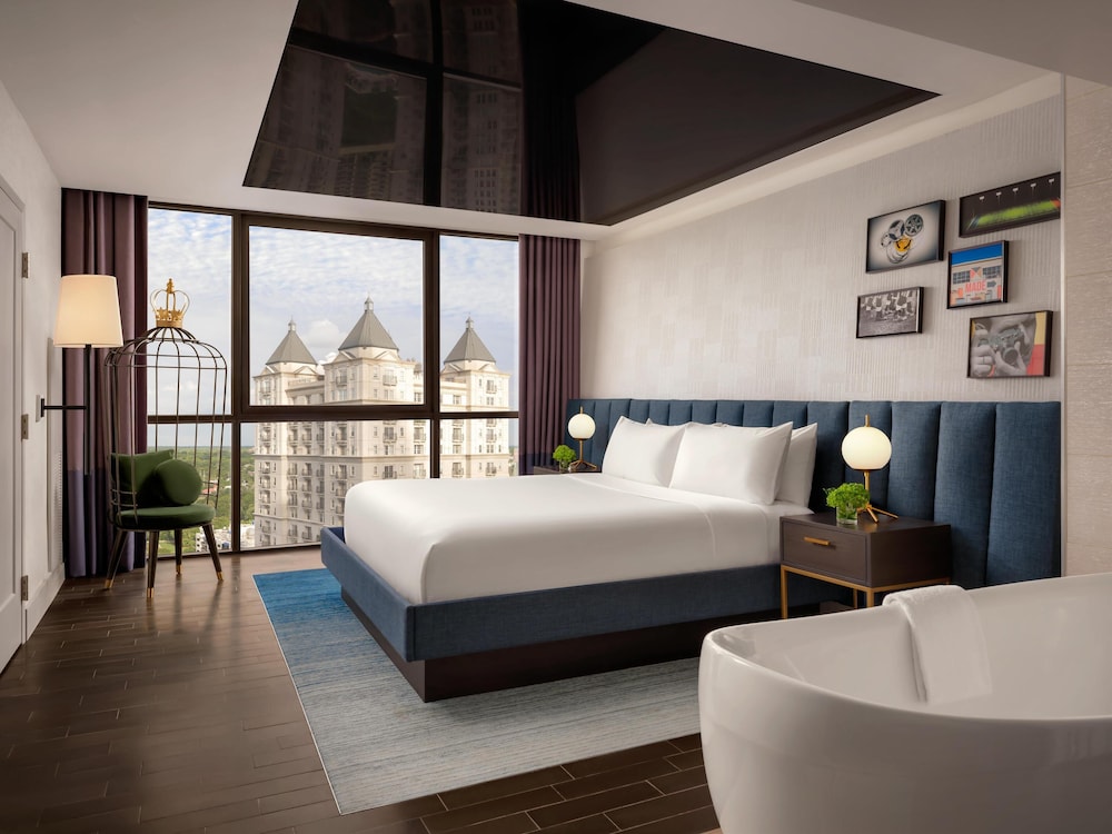 Piedmont, Suite, King Bed
