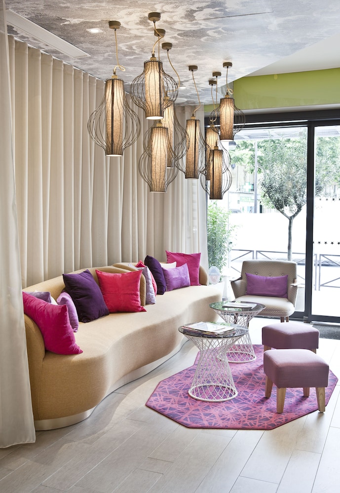 Hotel Eiffel Segur 8/69