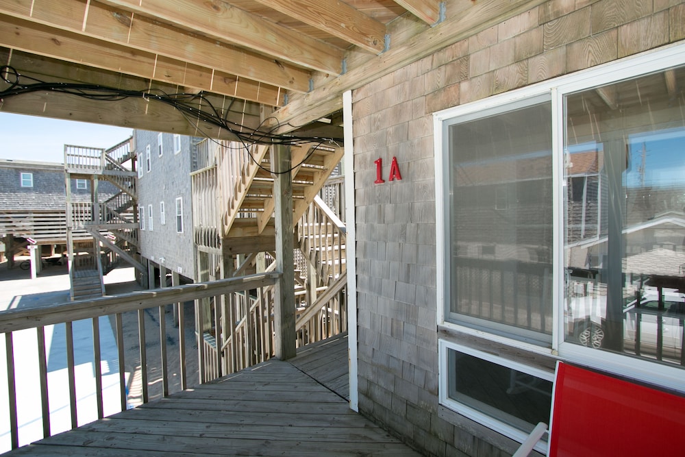 Outer Banks Motel 4/50