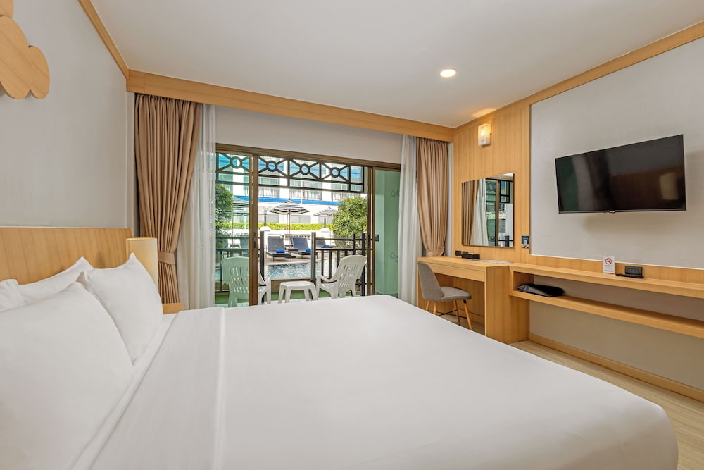 Amata Patong 10/48