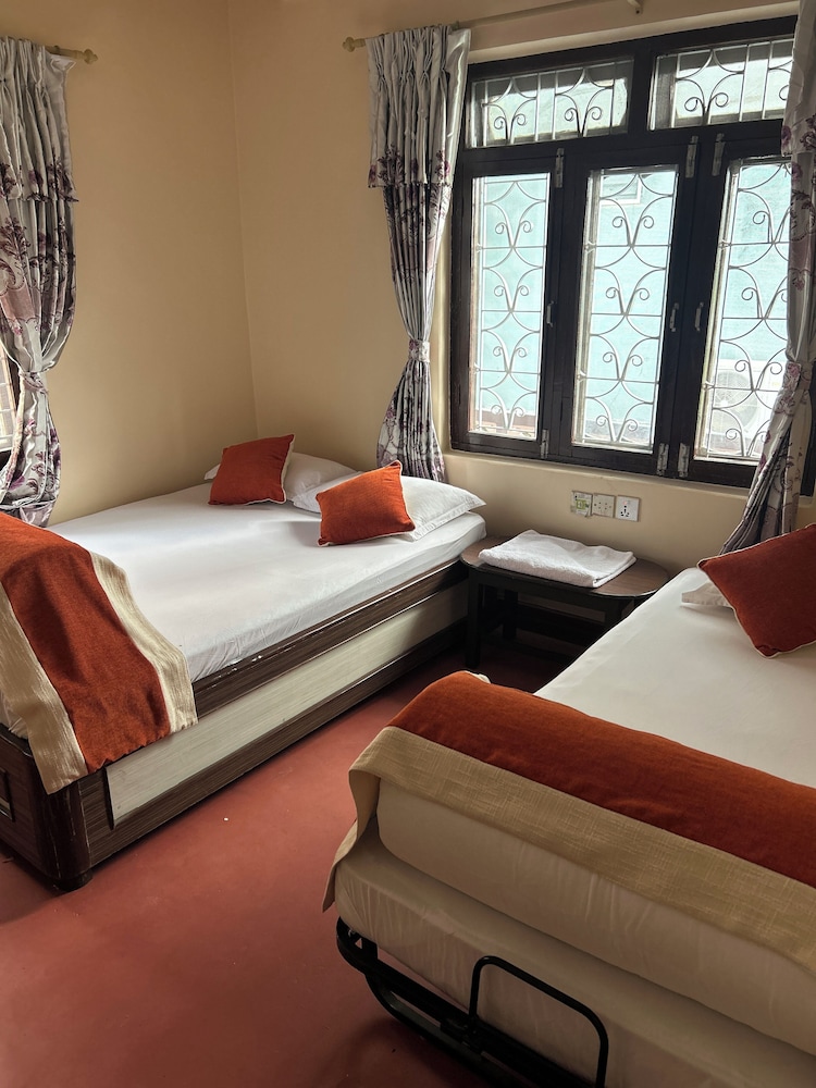 3 BEDROOMS, DELUXE, TRIPLE