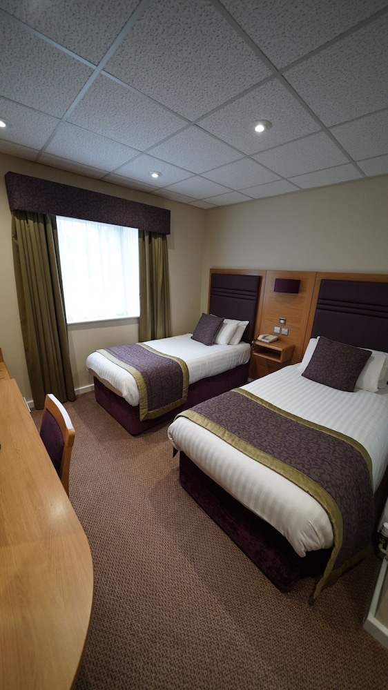 Briar Court Hotel 17/70