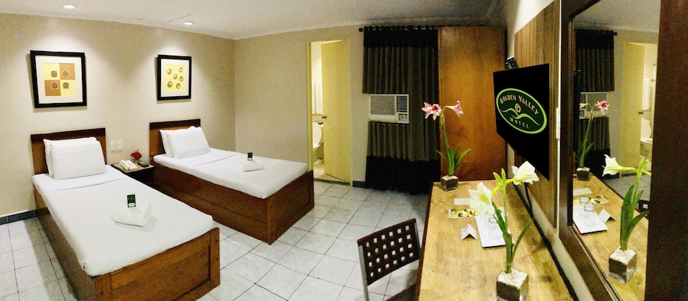 Golden Valley Hotel 41/67
