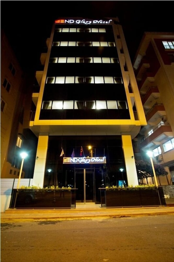 End Glory Hotel 1/49