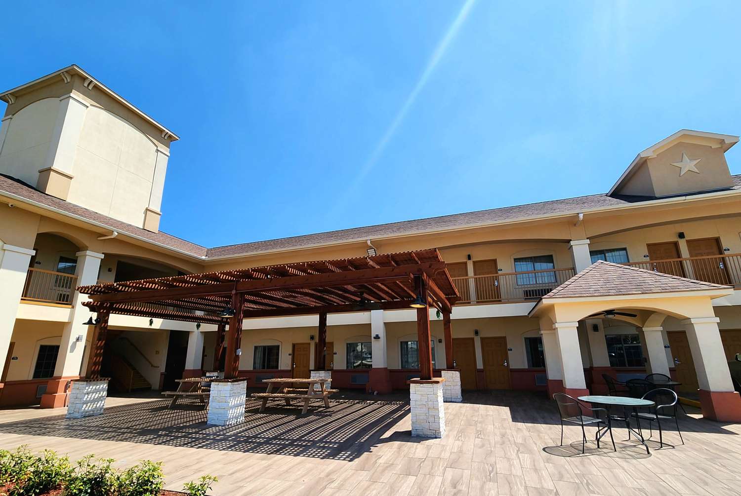 Days Inn By Wyndham Humble/Houston Intercontinental Airport 3/33