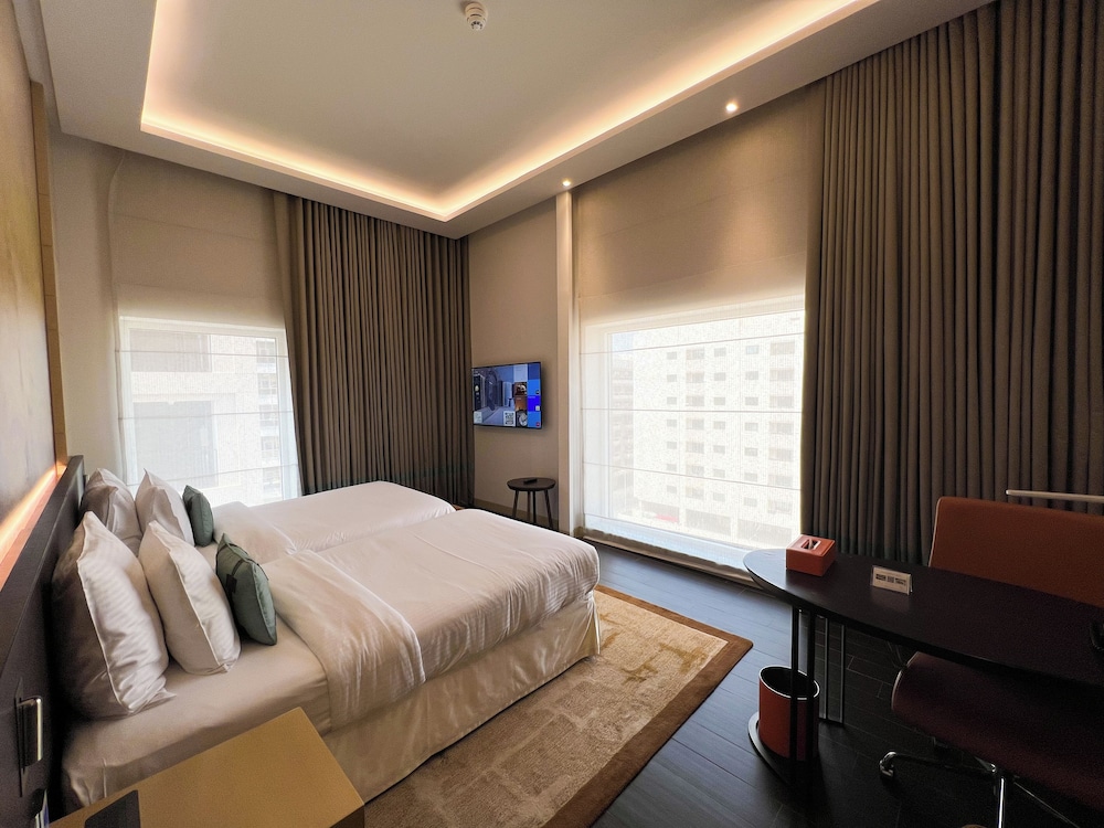 Grayton Hotel Dubai 19/66