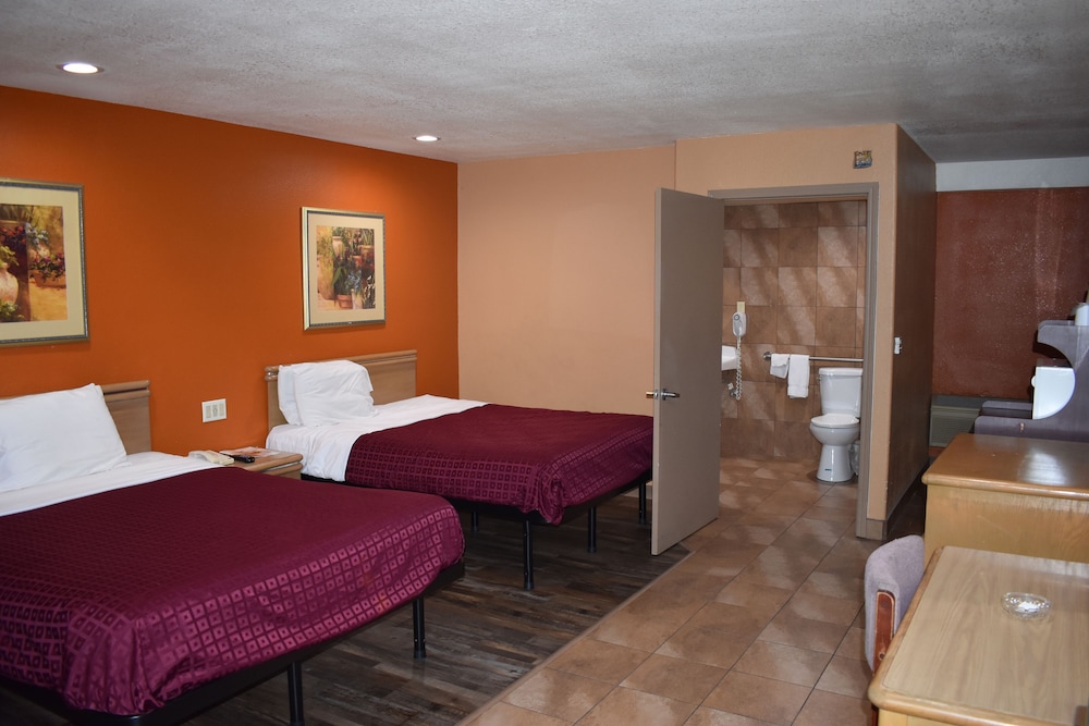 Apex Inn 18/51
