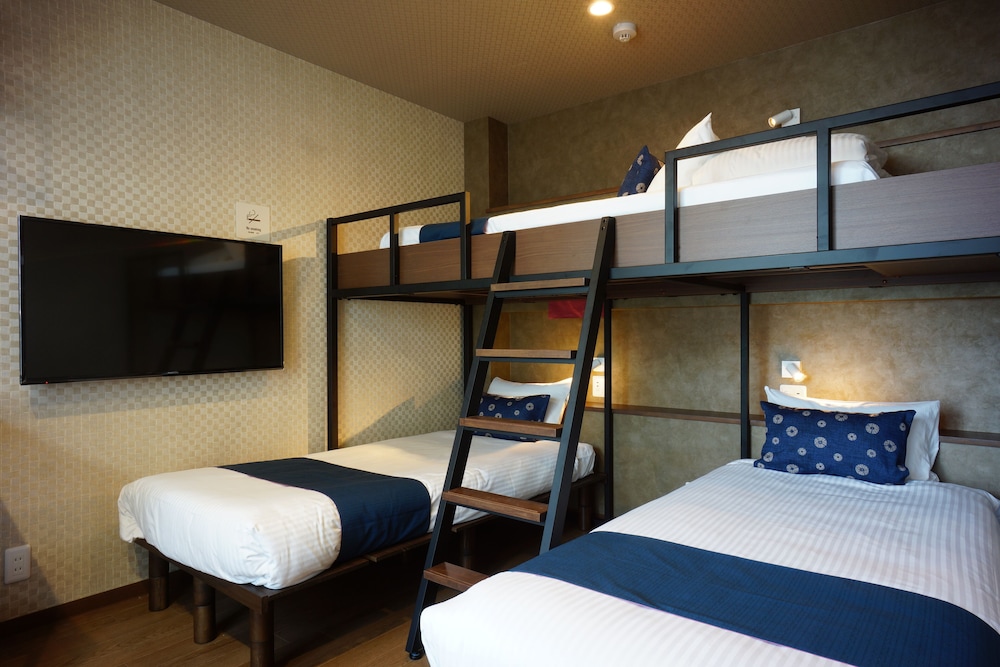 RoNa Hotel 10/25
