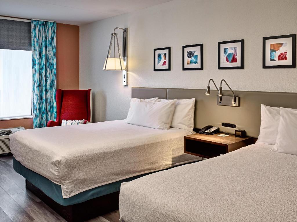 JUNIOR SUITE, 2 QUEEN BEDS, SOFA, ACCESSIBLE