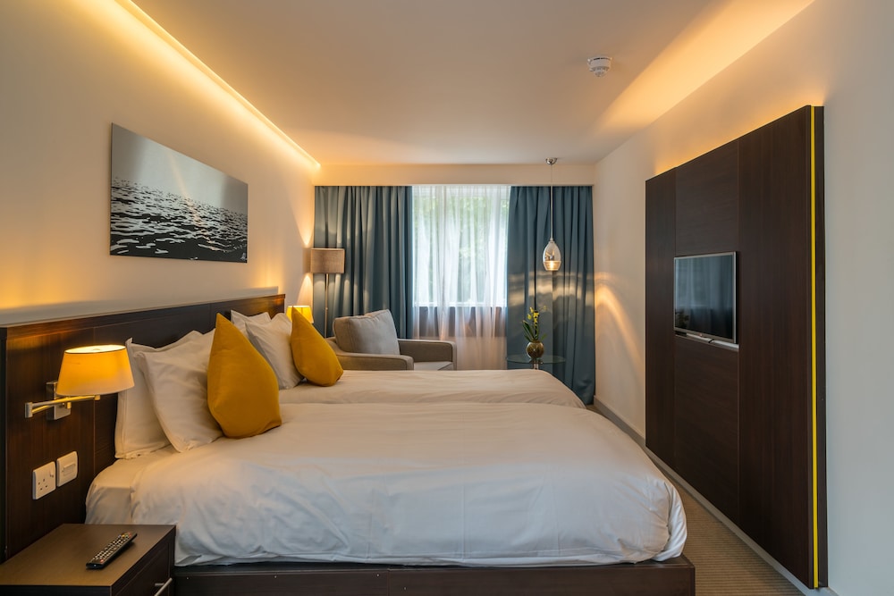 ROOM, DOUBLE BED, LARGE