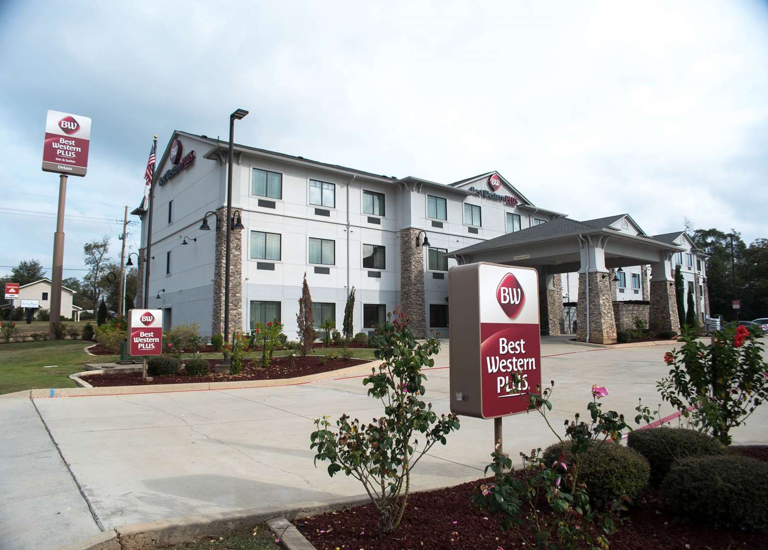 BEST WESTERN PLUS DeSoto Inn & Suites 1/15