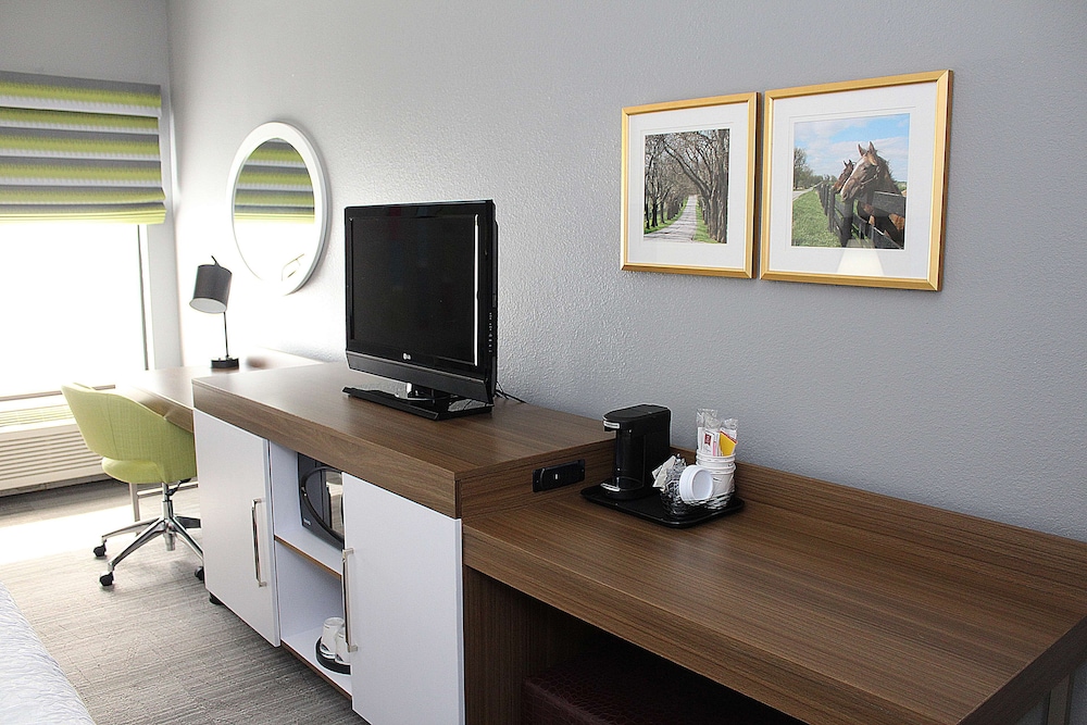 Hampton Inn and Suites Fort Worth/Forest Hill 35/46
