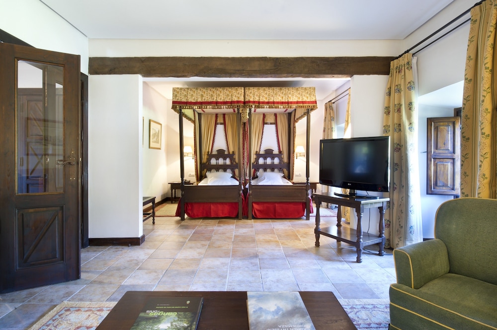 Parador De Cangas De Onis 38/73