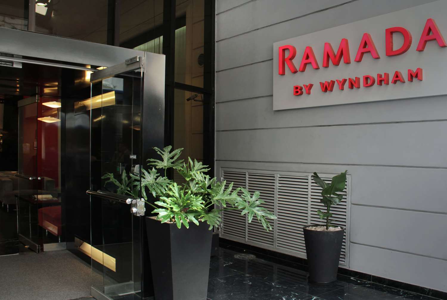Lobby at Ramada by Wyndham Buenos Aires Centro, BUENOS AIRES