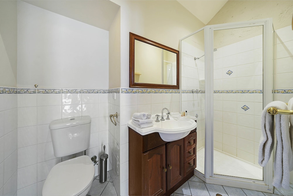 PORT MILL BED AND BREAKFAST 17/18
