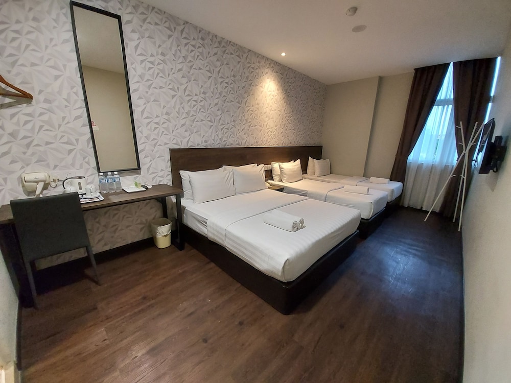 Miico Hotel Mount Austin 12/58