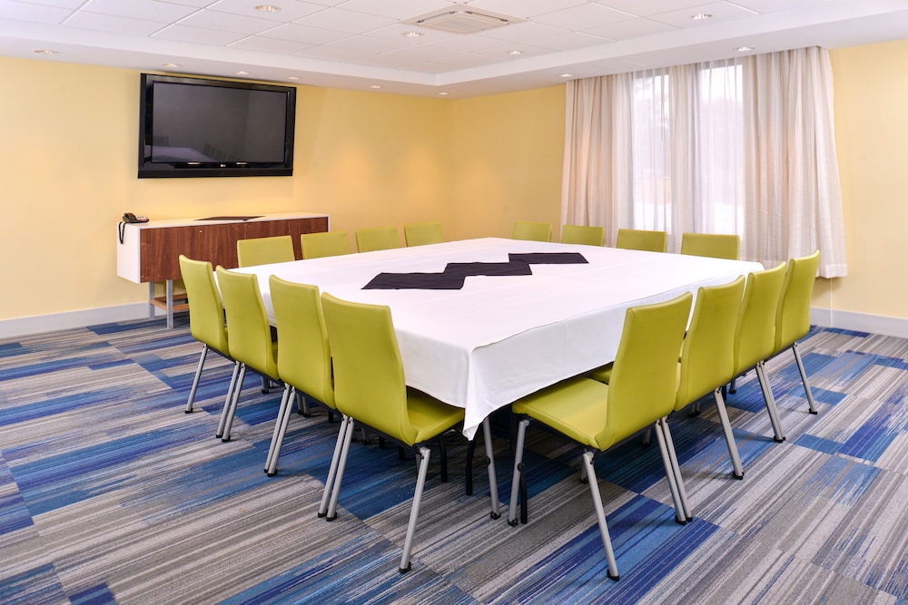 Holiday Inn Express Rochester University Area 46/48