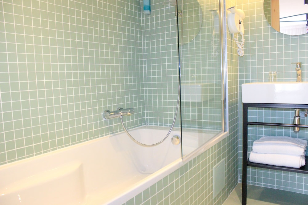 Urban Hotel Aix-les-Bains, BW Signature Collection 9/54