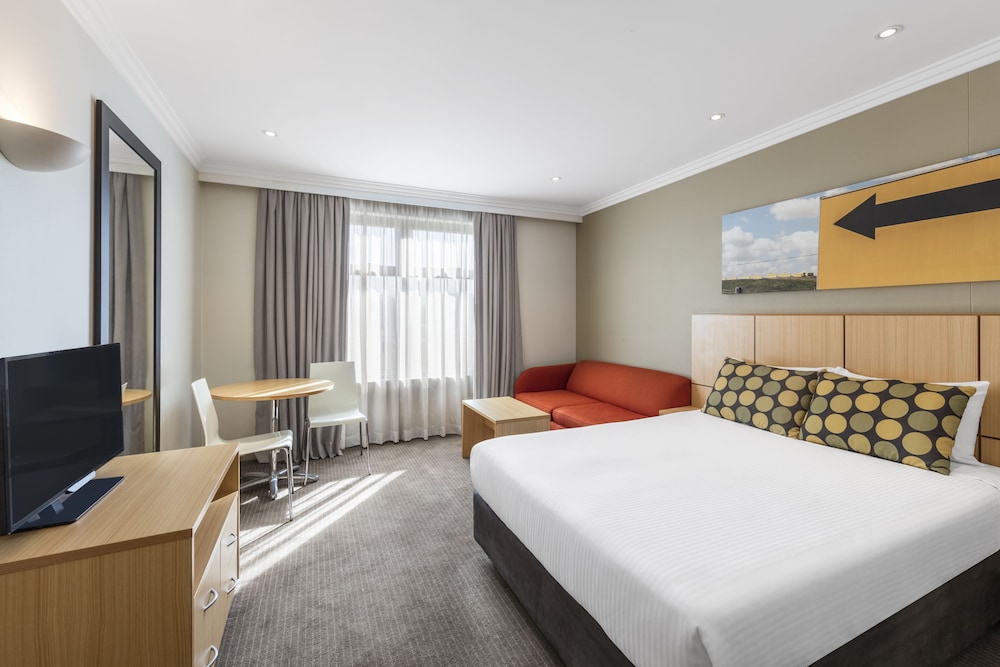 Mercure Sydney Blacktown 29/72