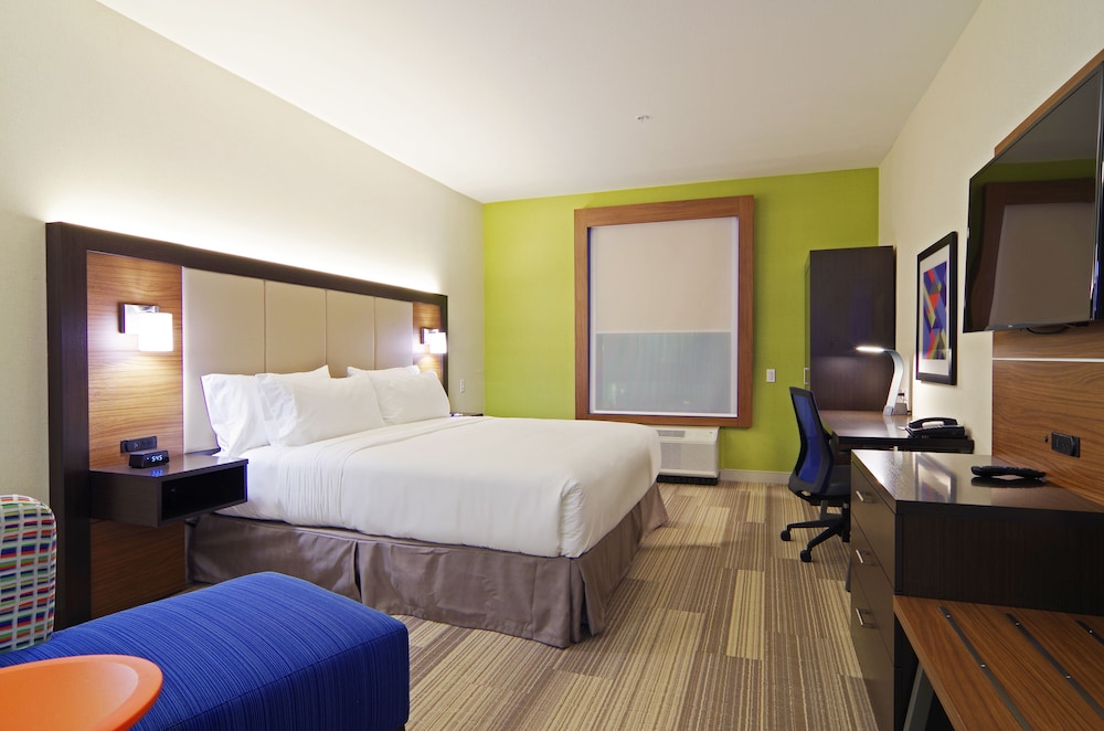 Holiday Inn Express Hotel & Suites Phoenix North Scottsdale 21/58