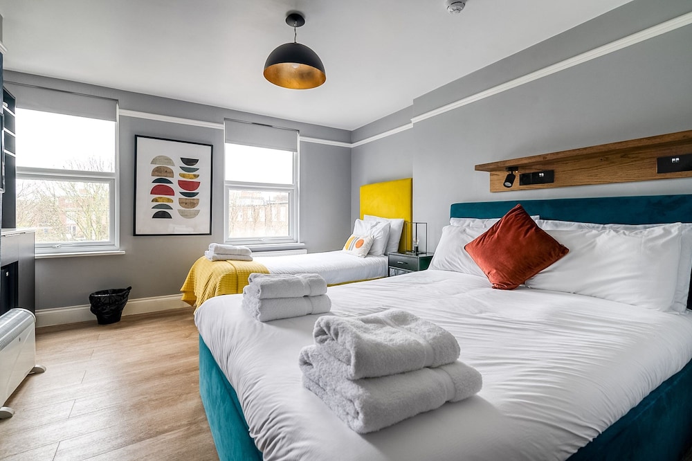 DYLAN APARTMENTS KENSINGTON 16/55