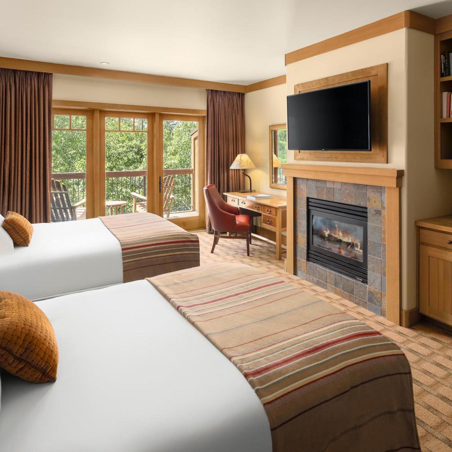Room, 2 Double Beds, Golf Course View
