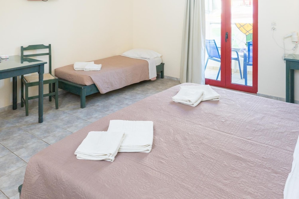 Thalassi Hotel 8/36