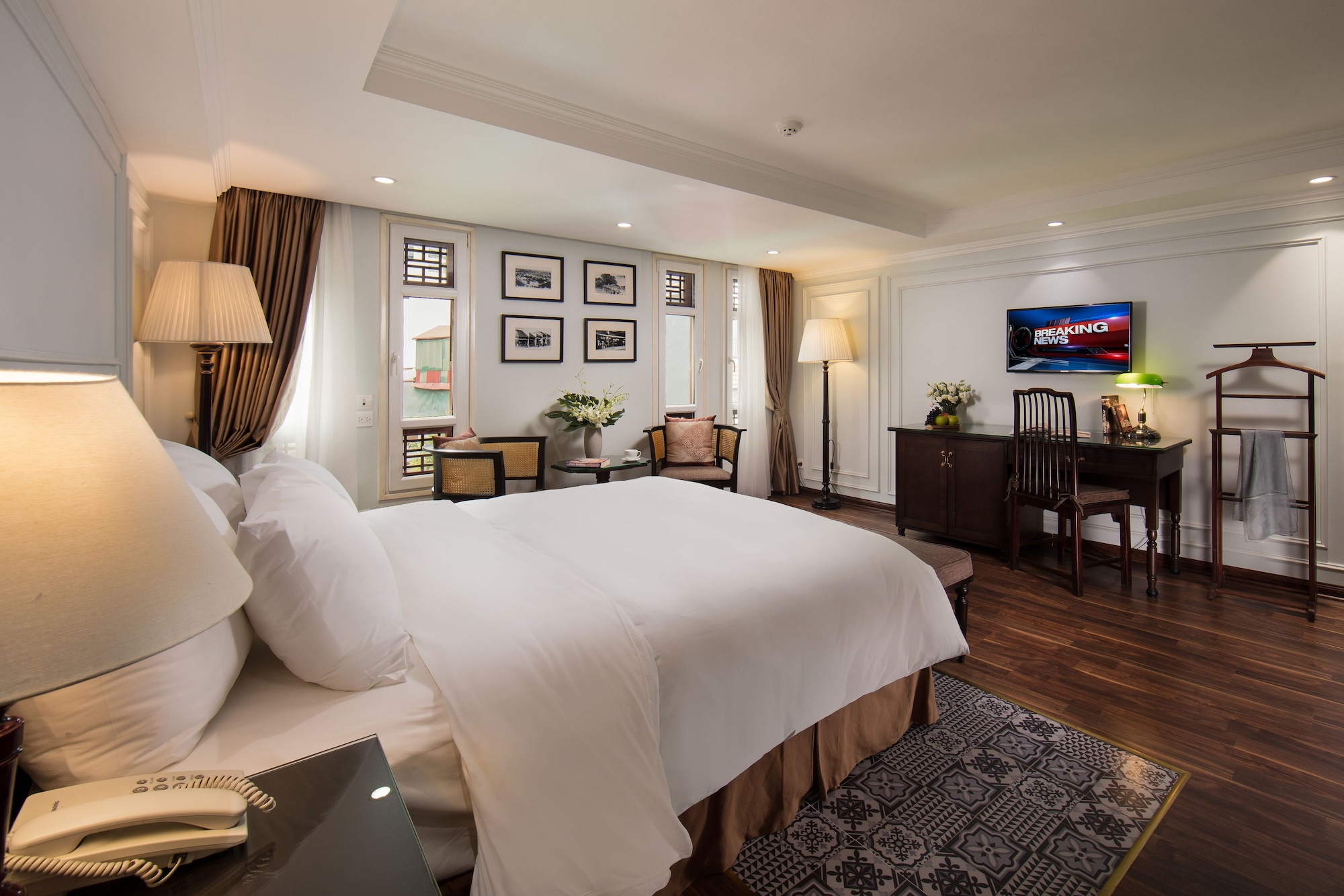 Deluxe, Double Bed, Street View
