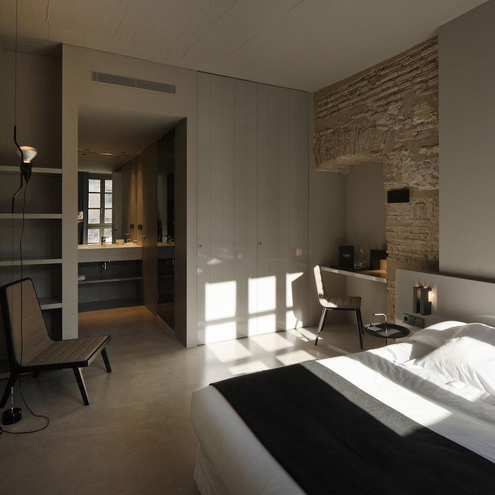 CARO HOTEL 7/71