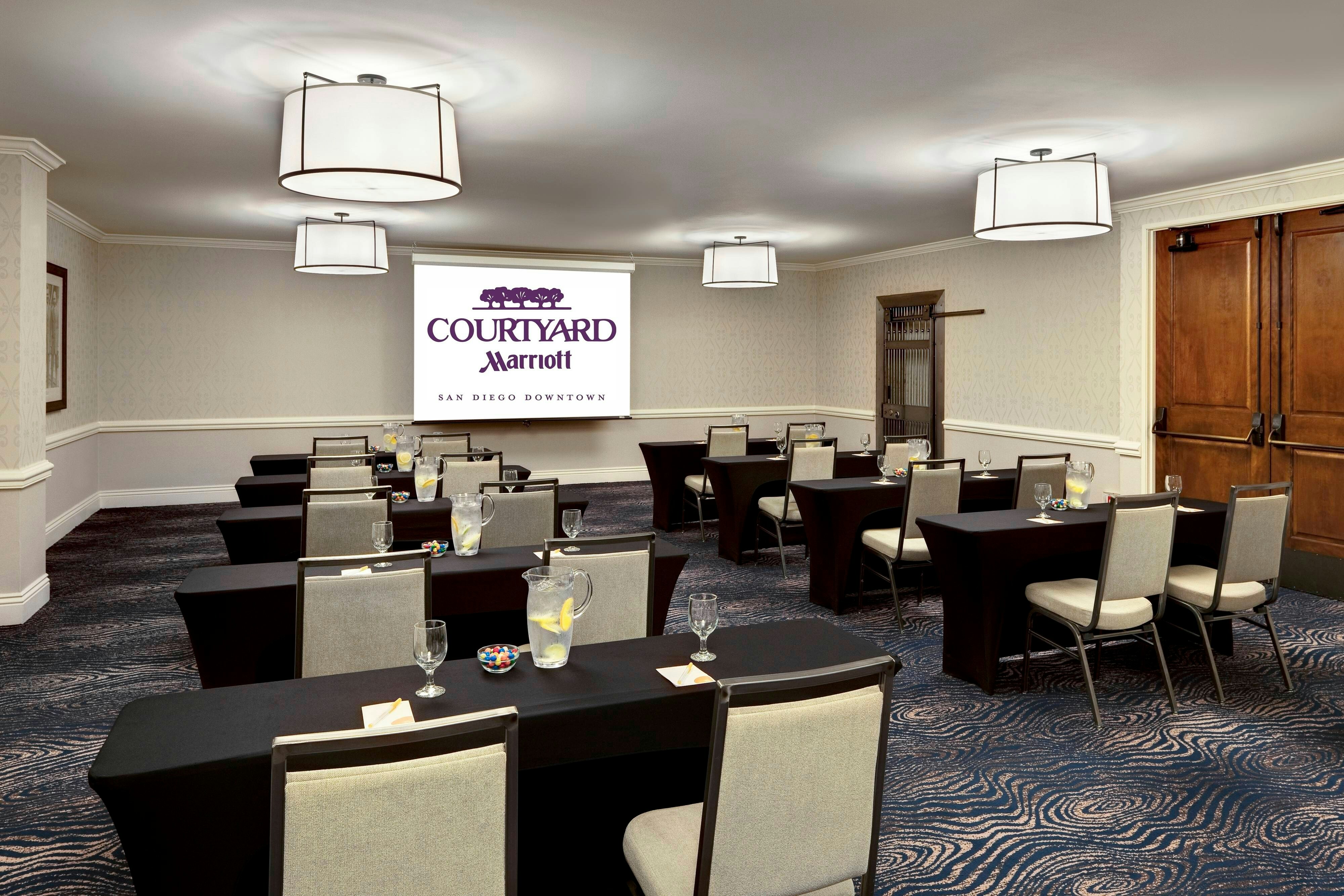 Courtyard By Marriott San Diego Downtown 38/45