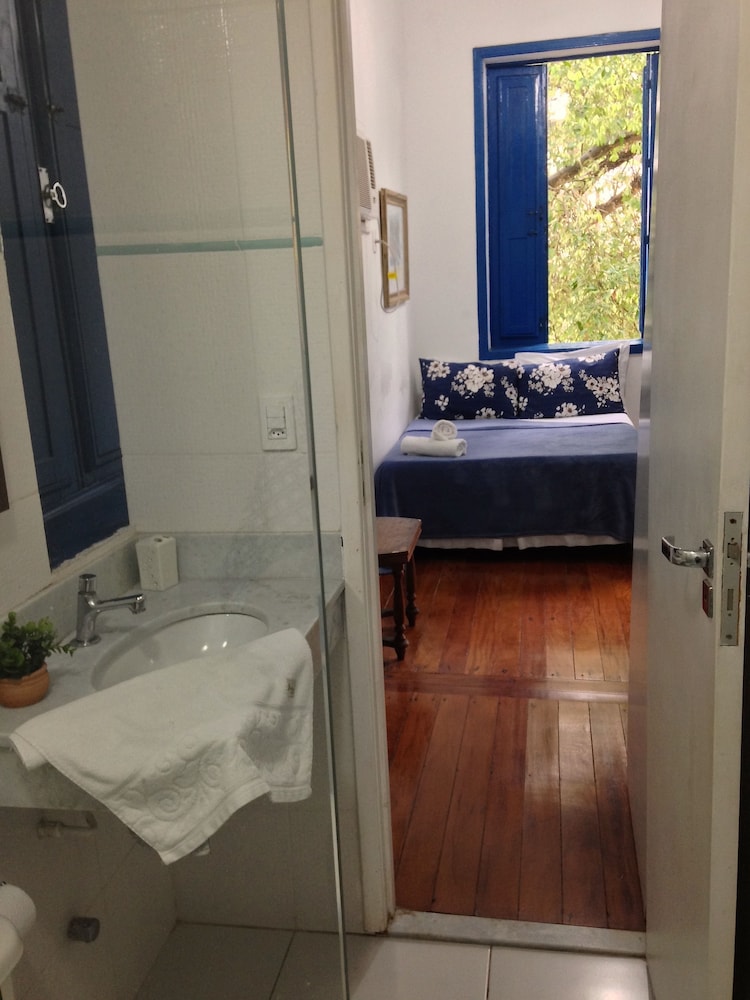 Brasileranza Hostel 47/50