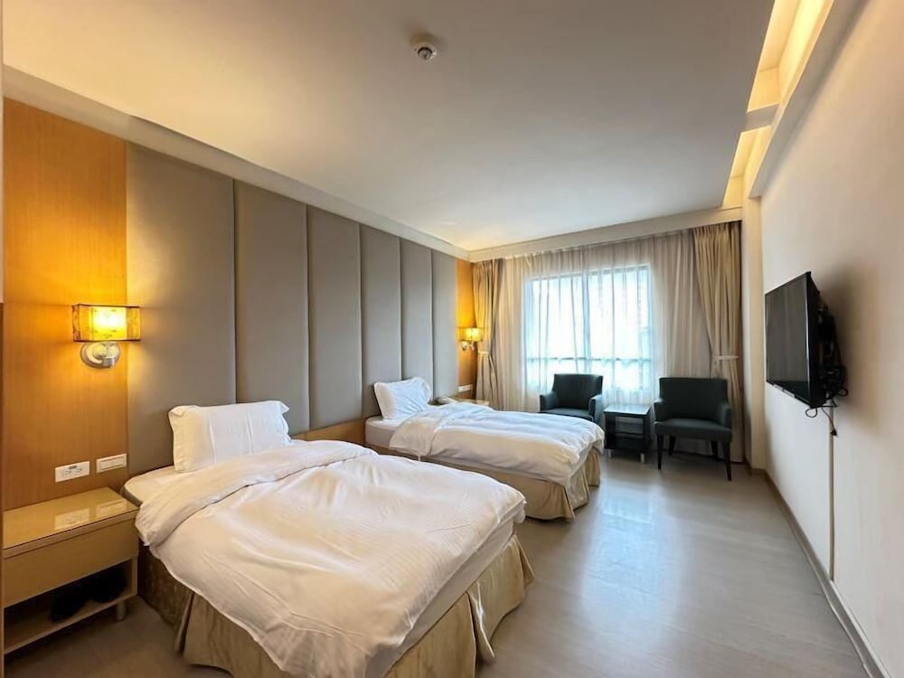 Chientan Youth Hotel 23/42