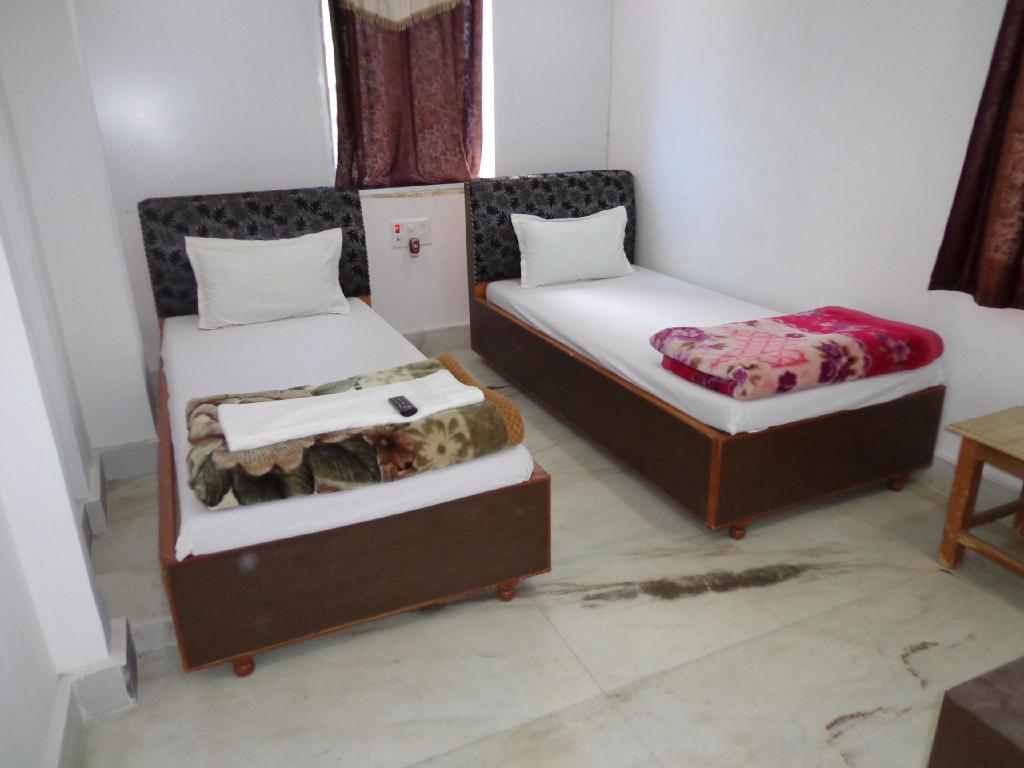 Jyoti Guest House 8/26