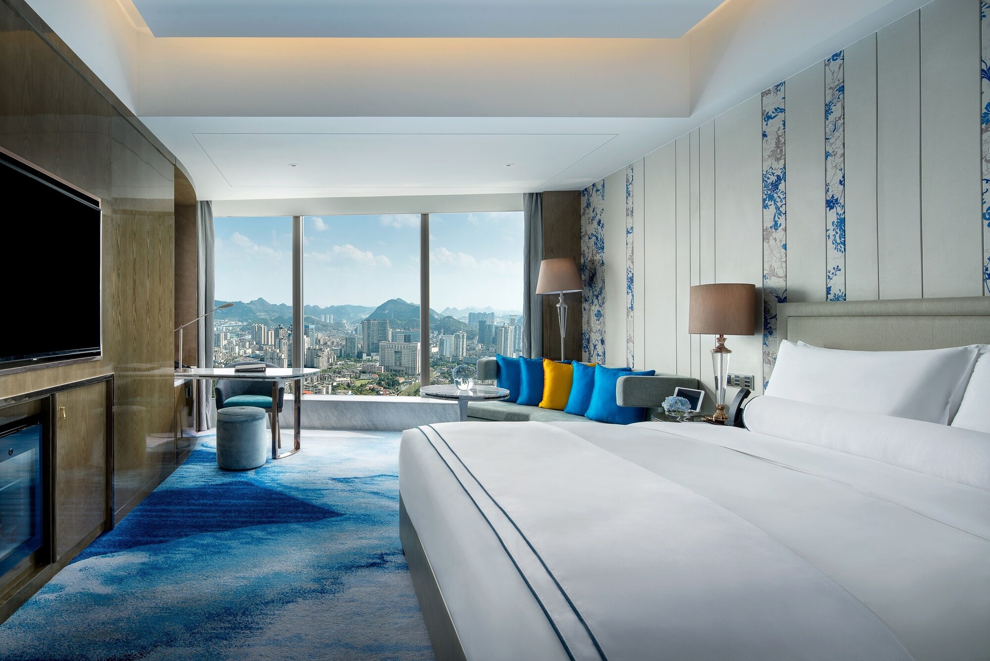 LUXURY, KING BED, RIVER VIEW