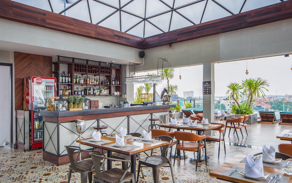 Phnom Penh 51 Hotel & Residences 32/50