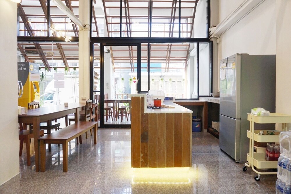 Boon Street Hostel 34/37