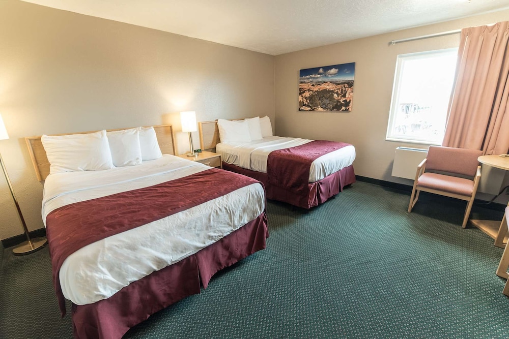 Red Ledges Inn 26/50