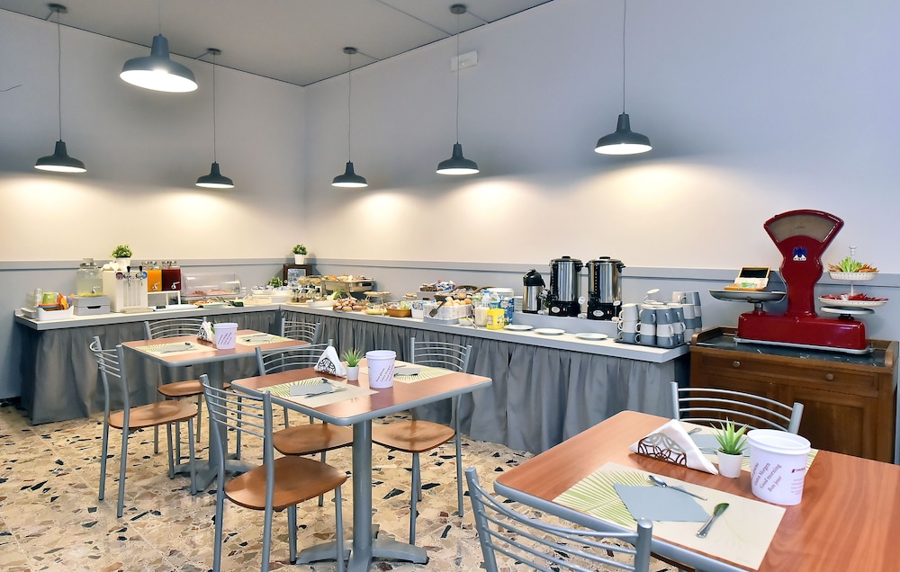 Doria Hotel 32/48