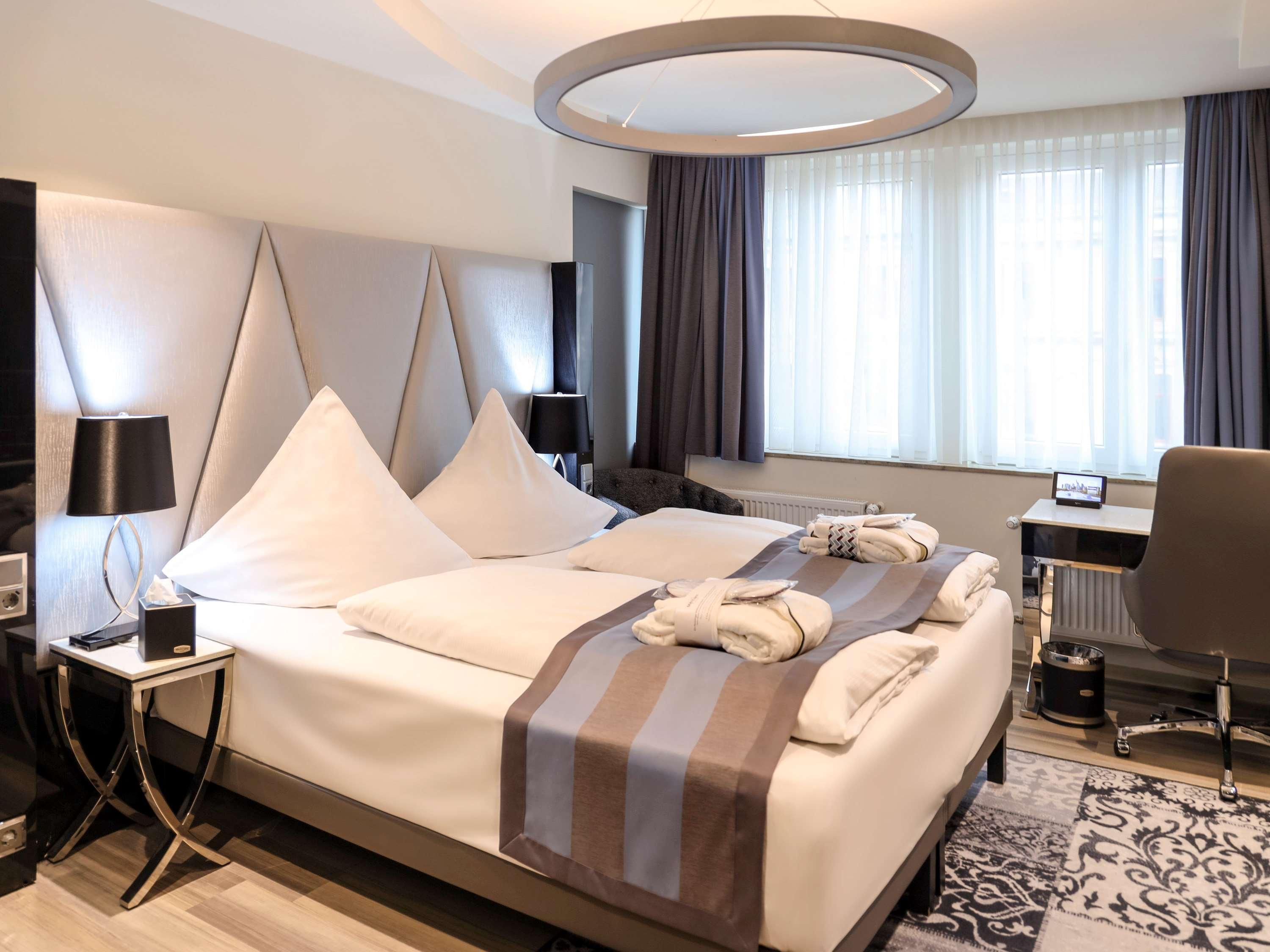 PRIVILEGE, TWIN BEDS, SOFA